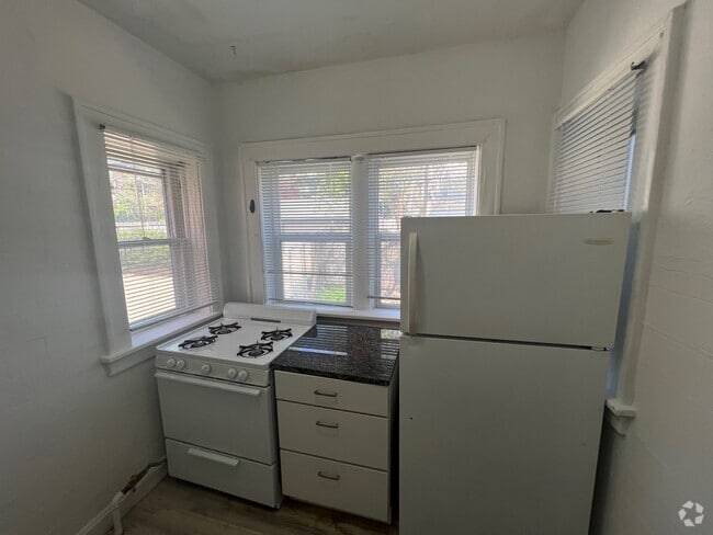 Building Photo - 4443 Pershing Ave