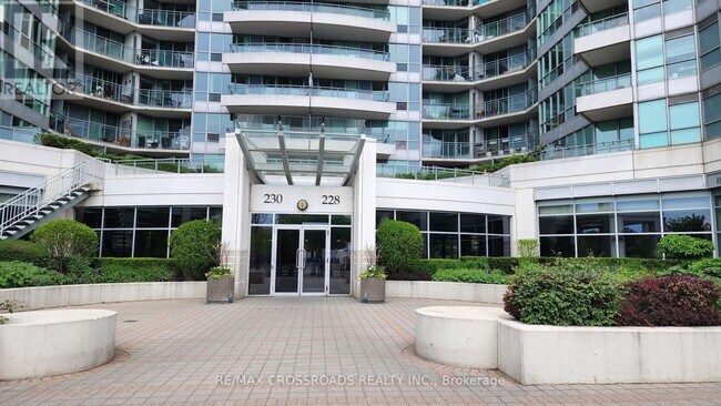 Photo du bâtiment - 228 Queens Quay W