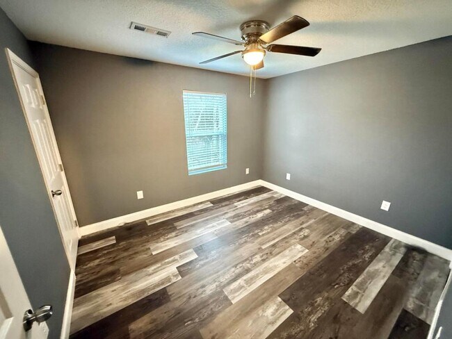 Building Photo - 535 Old Knoxville Hwy