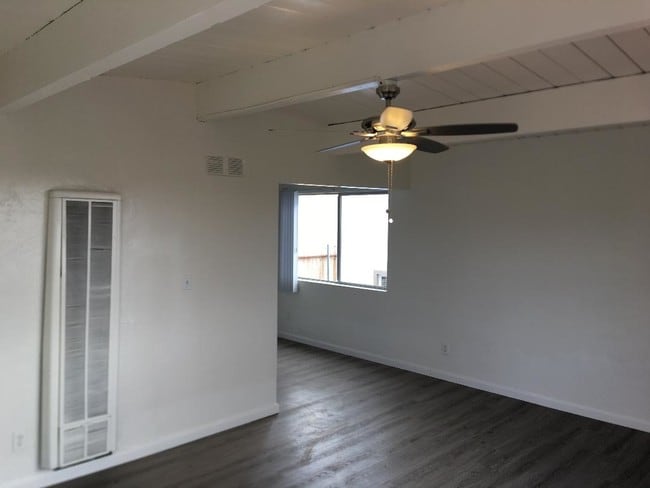 Building Photo - 4432 Maple St