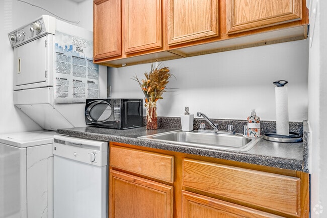 2 habitaciones, 2 baños, 1050 pies cuadrados, cocina - Strathmore House Apartments