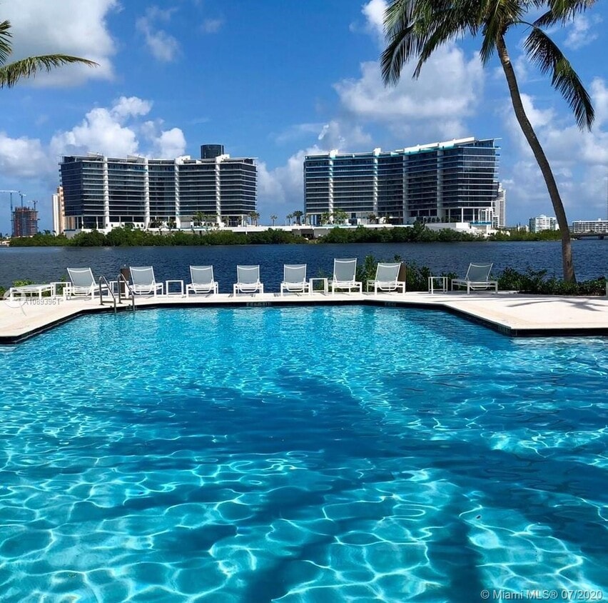 3115 NE 184th St Unit 4303, North Miami Beach, FL 33160 Condo for