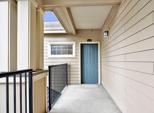 Building Photo - 4315 Issaquah Pine Lake Rd SE