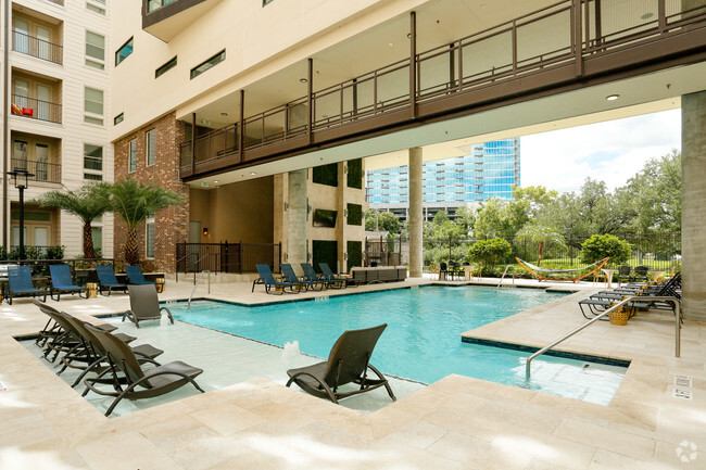 5755 Hermann Park - Resort Style Pool Deck + - 5755 Hermann Park