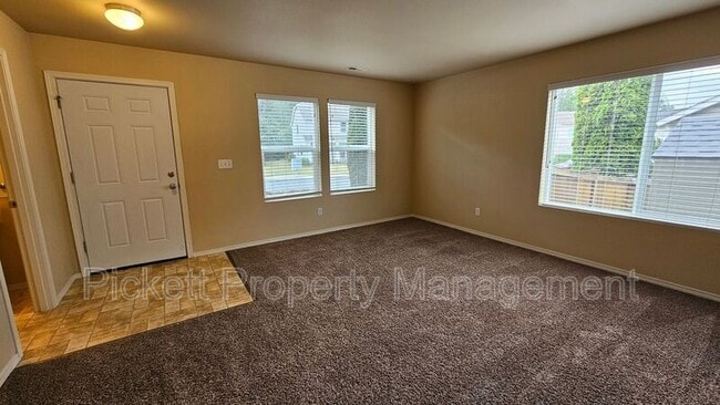 Building Photo - 2369 SW Siskin Cir
