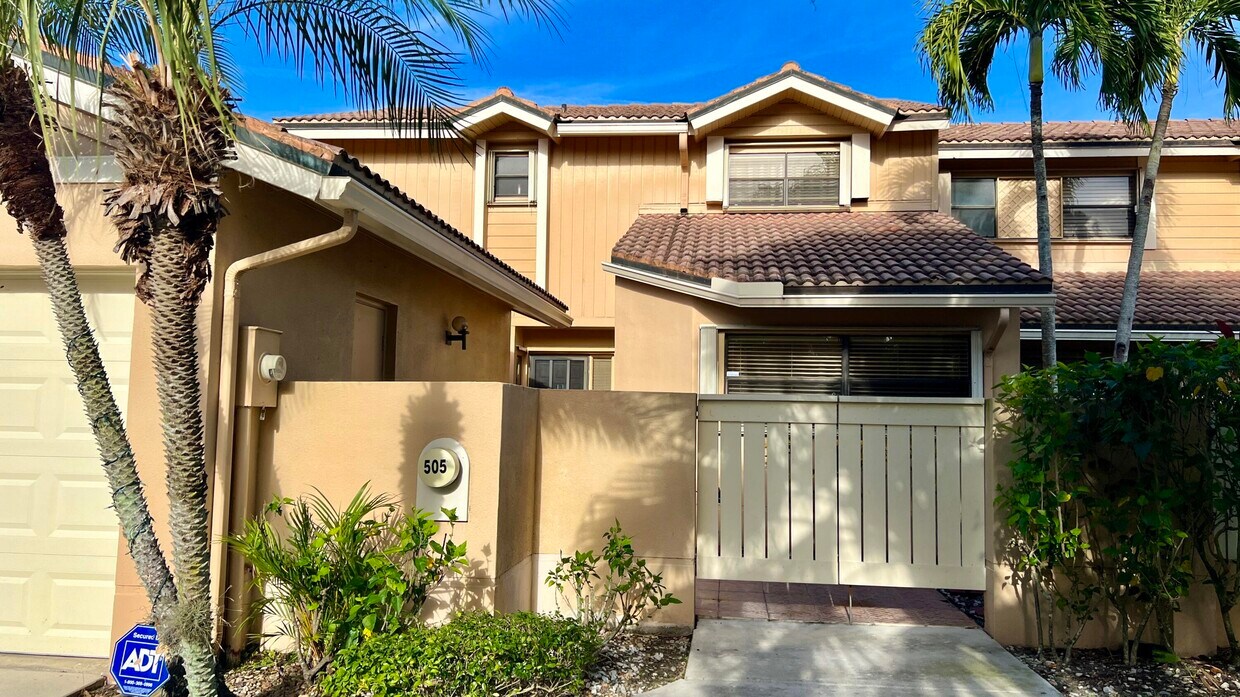 505 Prestwick Cir, Palm Beach Gardens, FL 33418 Townhome Rentals in