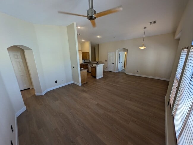 Foto del edificio - 89 Day Trade St