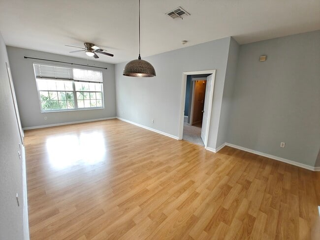 Foto del edificio - 6214 Stevenson Dr