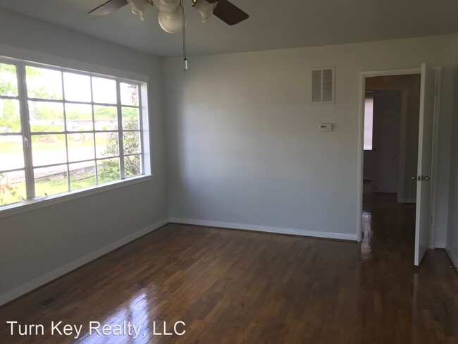Building Photo - 3 br, 1 bath House - 74 3rd St NE