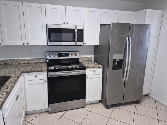 Foto del edificio - 2966 Coral Springs Dr