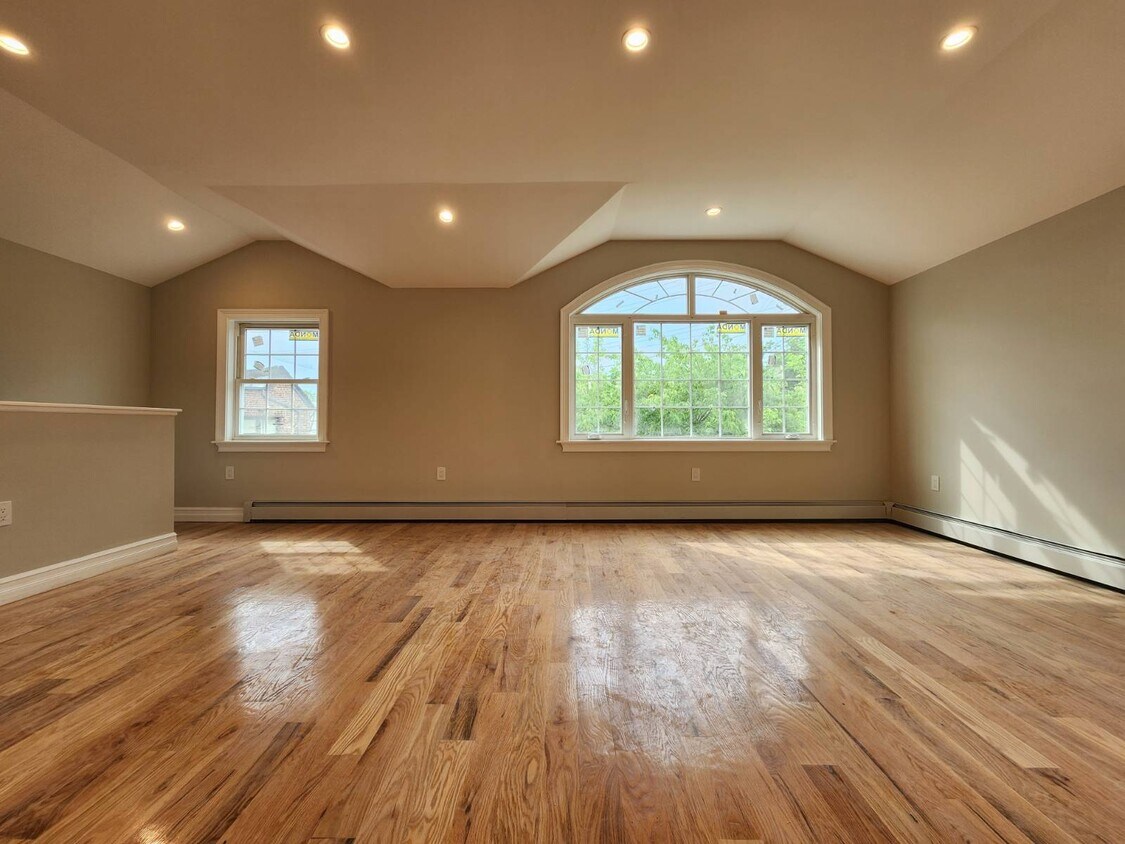 Foto principal - 211-7 Murdock Ave