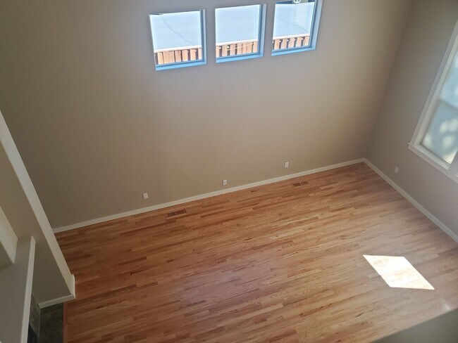Building Photo - SW Bend - 3 Bed 2.5 Bath -Fenced-Corner lot-Amenities