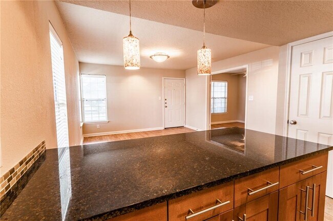 Foto del edificio - 7685 Northcross Dr