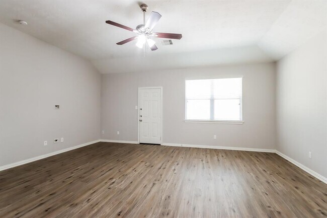 Building Photo - 24010 Clipper Hill Ln
