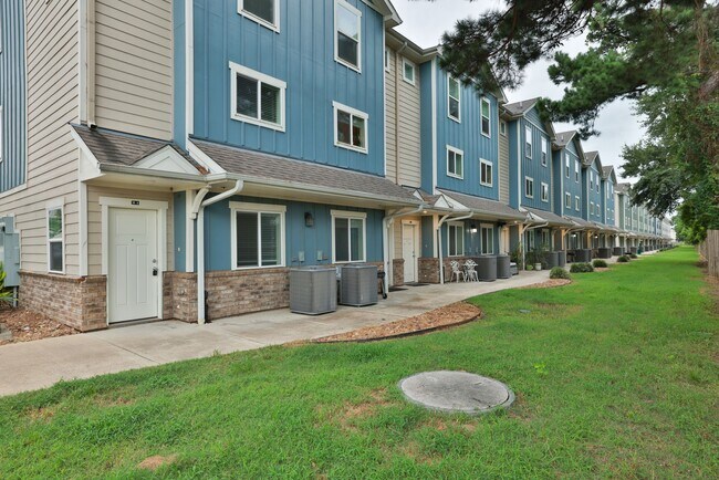 Foto del edificio - 21155 Gosling Rd