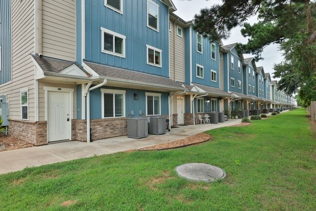 Building Photo - 21155 Gosling Rd