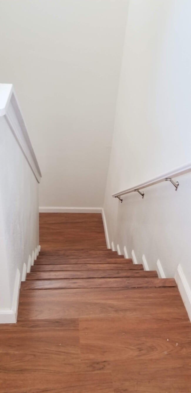 Building Photo - 155 Amberidge Dr