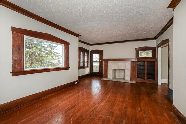Building Photo - 12996 Cedar Rd