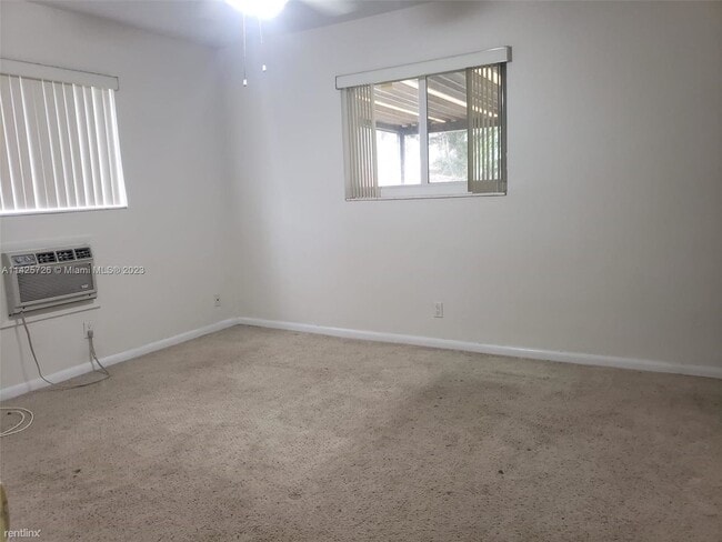 Building Photo - 3 br, 2 bath House - 3250 SW 23rd St