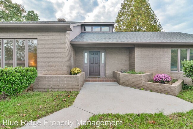 Building Photo - 3 br, 2.5 bath House - 274 Elkins Road