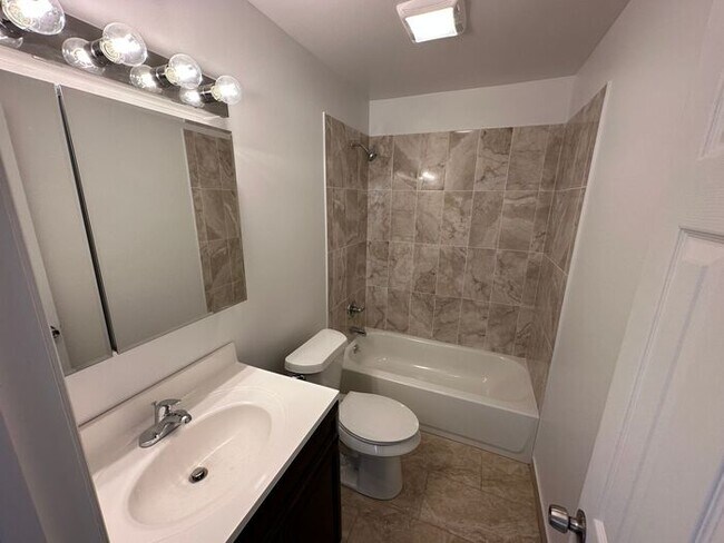 Foto del edificio - Must See 1 Bedroom/1 Bathroom home!