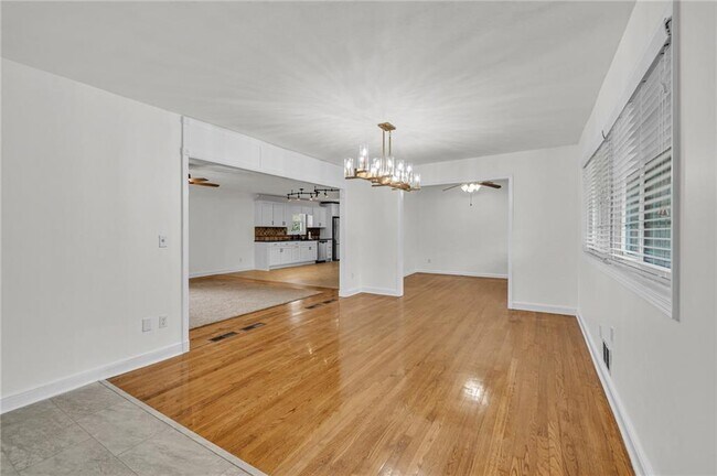 Foto del edificio - 318 Tyrone Rd