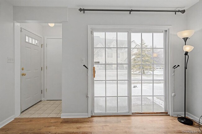 Foto del edificio - 261 Ruth Ct