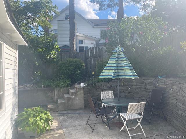 Building Photo - 35 Youngs Hill Rd