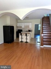 Building Photo - 57 E Collom St