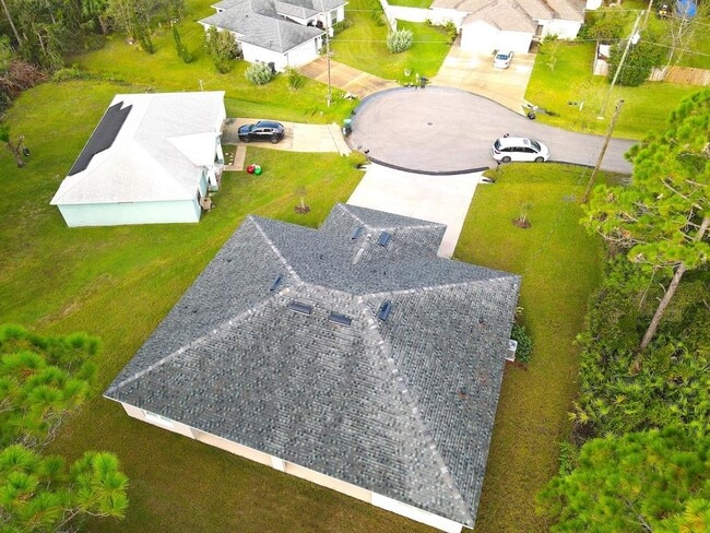 Building Photo - 15 Unique Ct