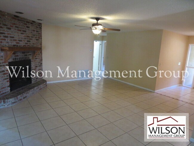Building Photo - 3 br, 2 bath House - 2847 North Bermuda Av...