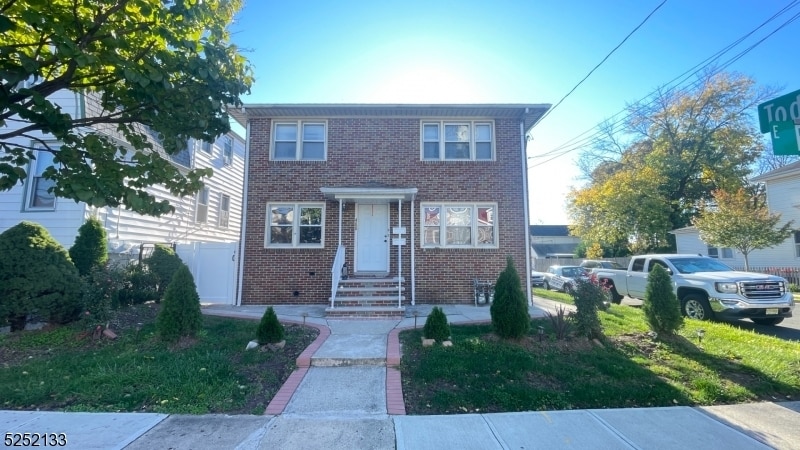 Primary Photo - 400 E Price St