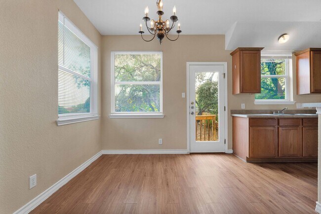 Building Photo - Townhome in NW San Antonio for Rent