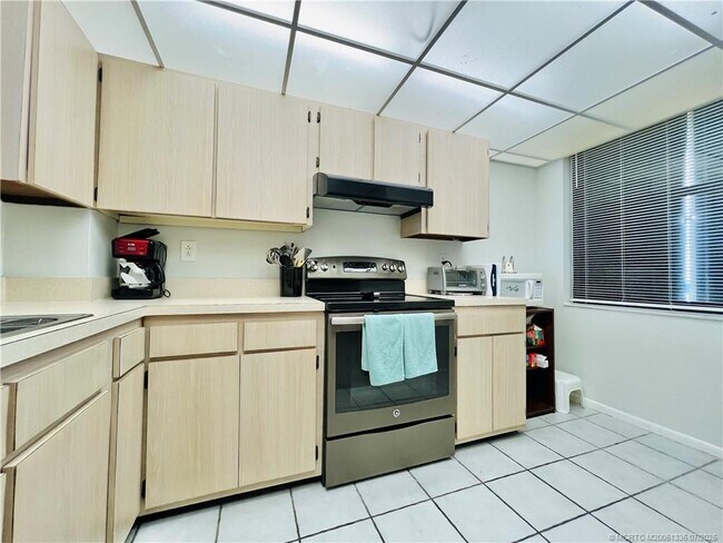 Foto del edificio - 10680 S Ocean Dr