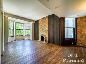 Building Photo - 602 W Surf St
