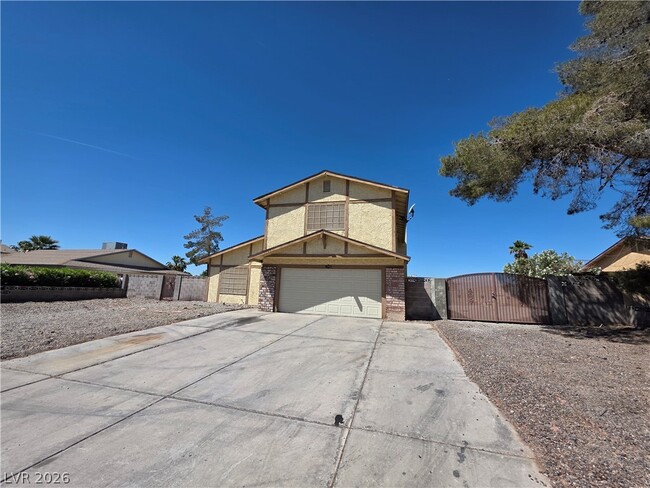 Building Photo - 1745 Mt Hood St