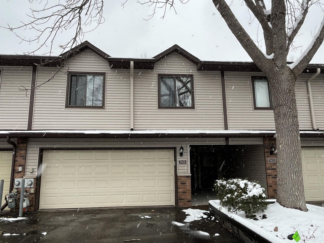 Foto principal - 7628 Maplebrook Pkwy N