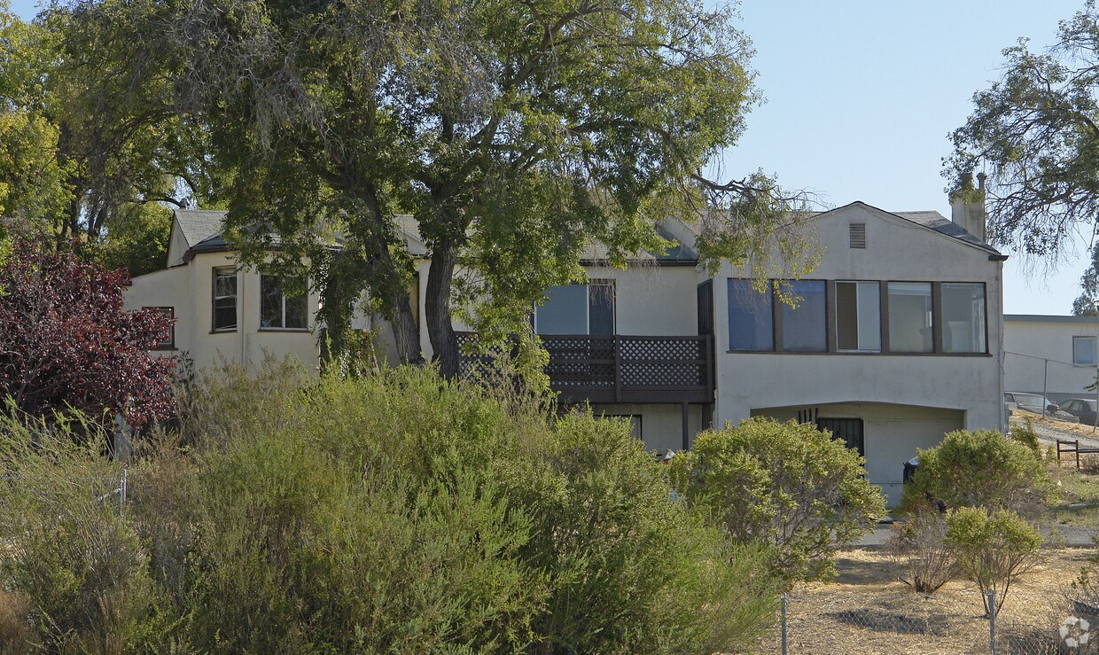 Building Photo - 432 Valley View