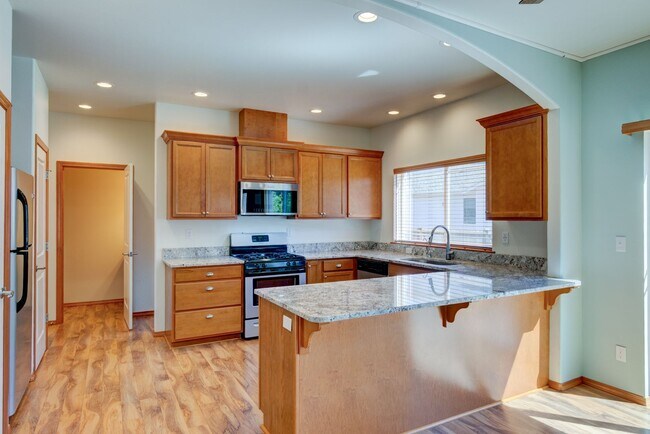 Building Photo - 3 Bedroom, 3 Bathroom with Gated Entrance
