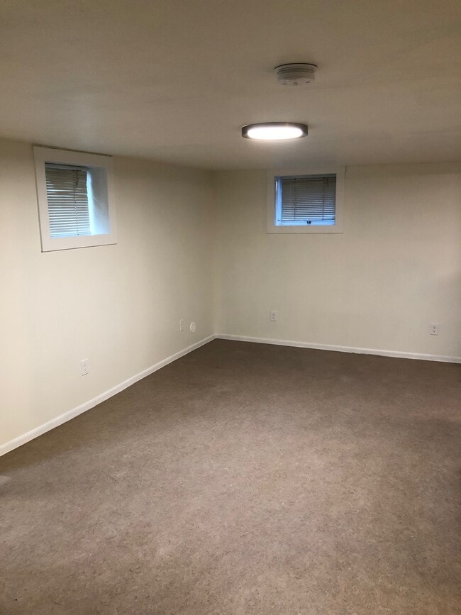 Main Room 3 - 4114 Fremont Ave N