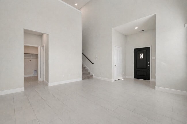 Building Photo - 26043 Quiet Field Ct