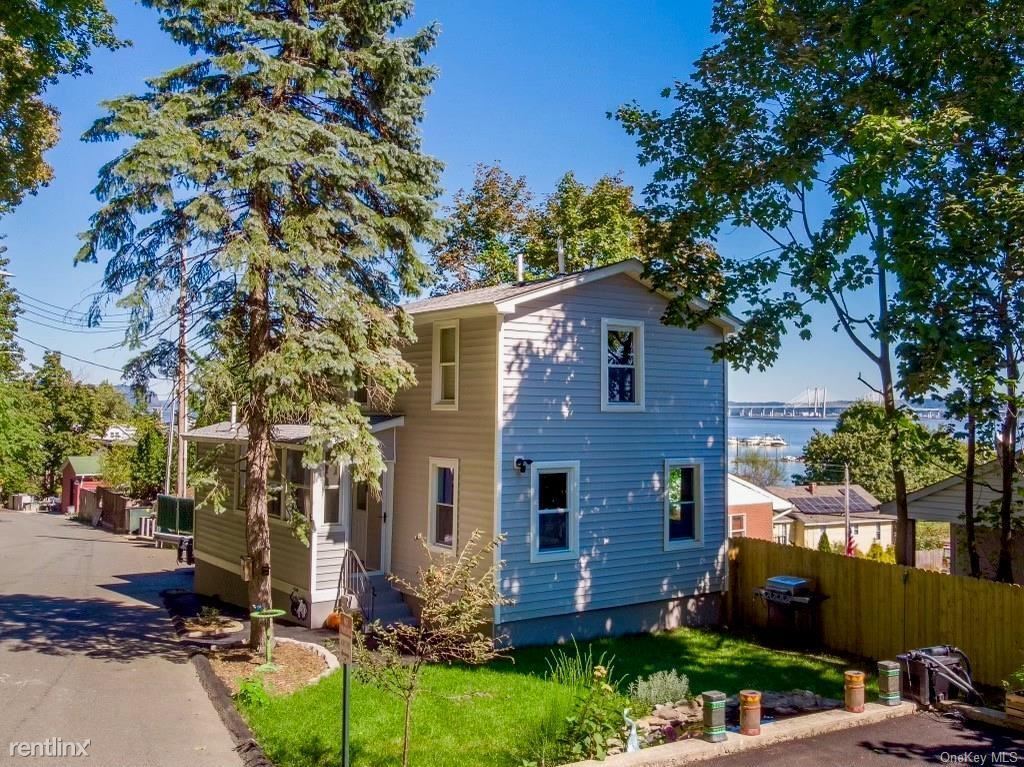 Primary Photo - 3 br, 2 bath House - 18 Kinney St