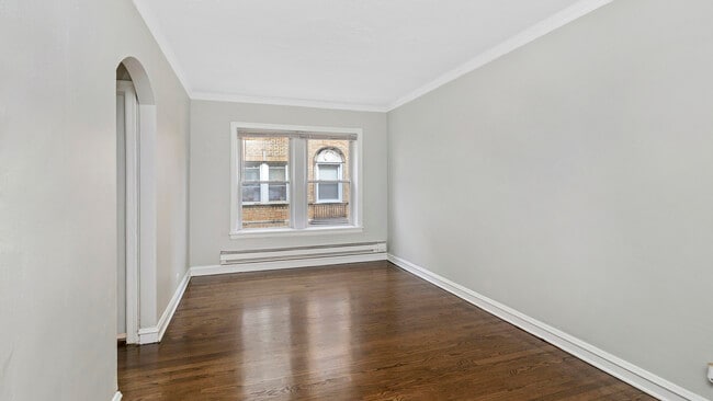 Foto del edificio - 846 W Ainslie St