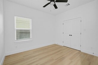 Building Photo - 8412 Sunnyhill St