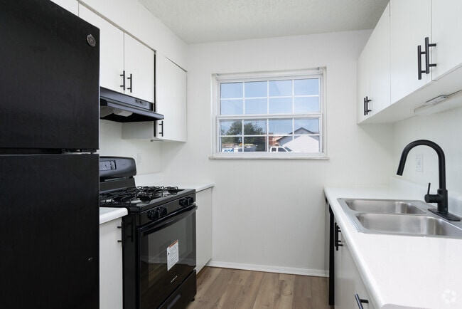 Interior Photo - ReNew on Lindbergh