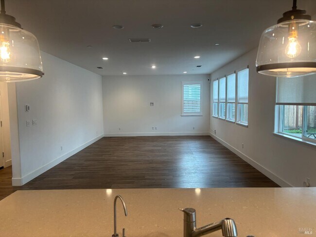 Foto del edificio - 1468 Oak Cir