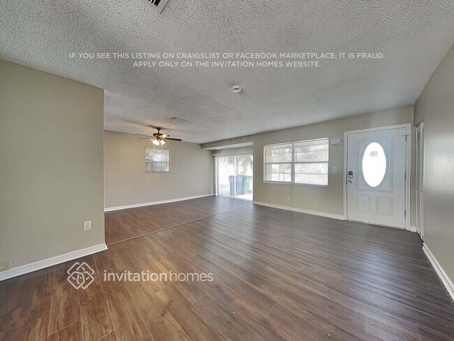 Foto del edificio - 8380 Jacaranda Ave