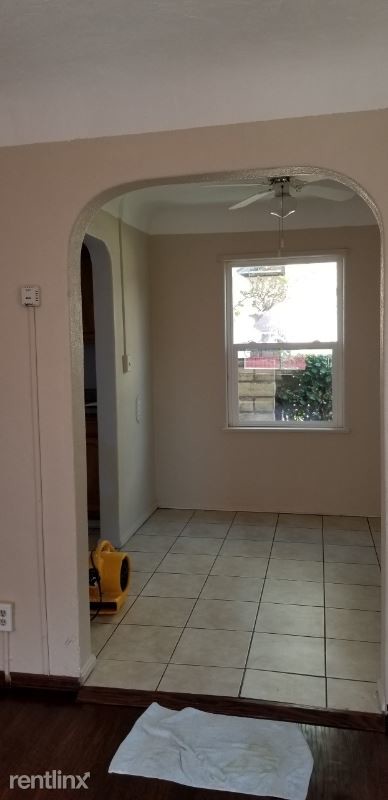 Foto del edificio - 1 br, 1 bath Apartment - 5927 Pine Ave