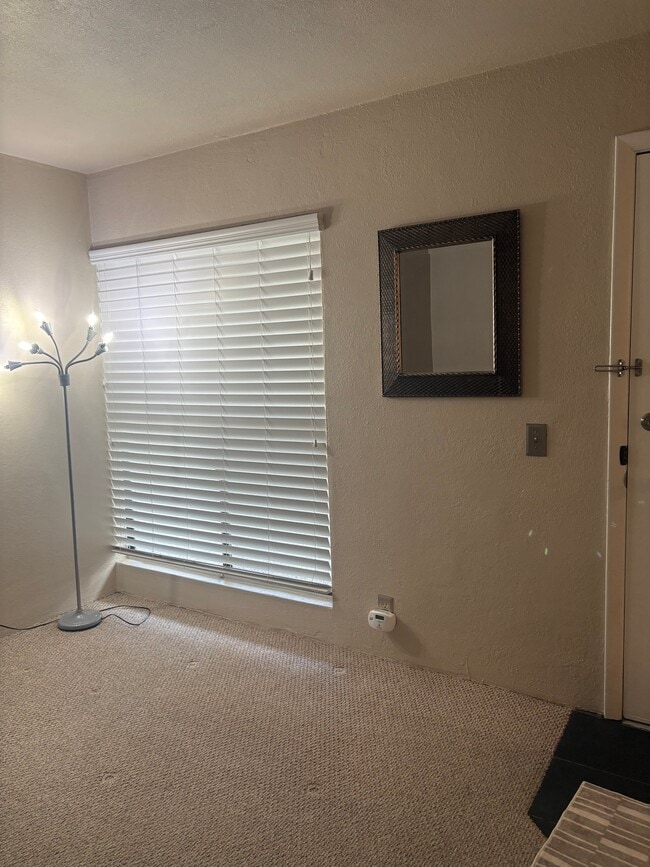 Foto del edificio - 500 Glenwood Cir