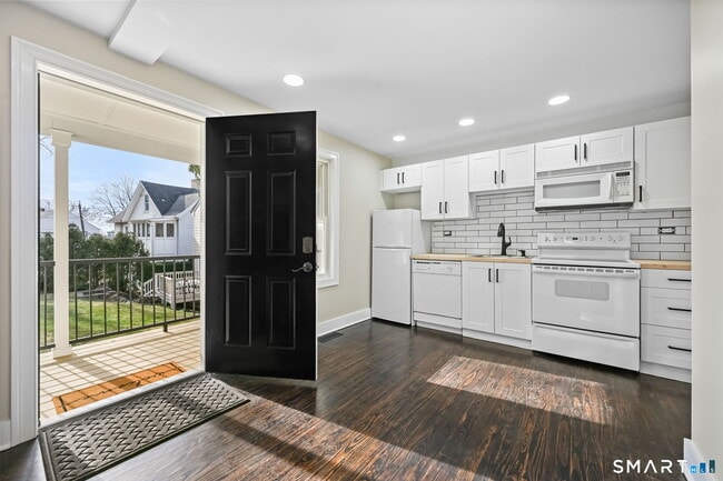 Building Photo - 2 Sherman Ave